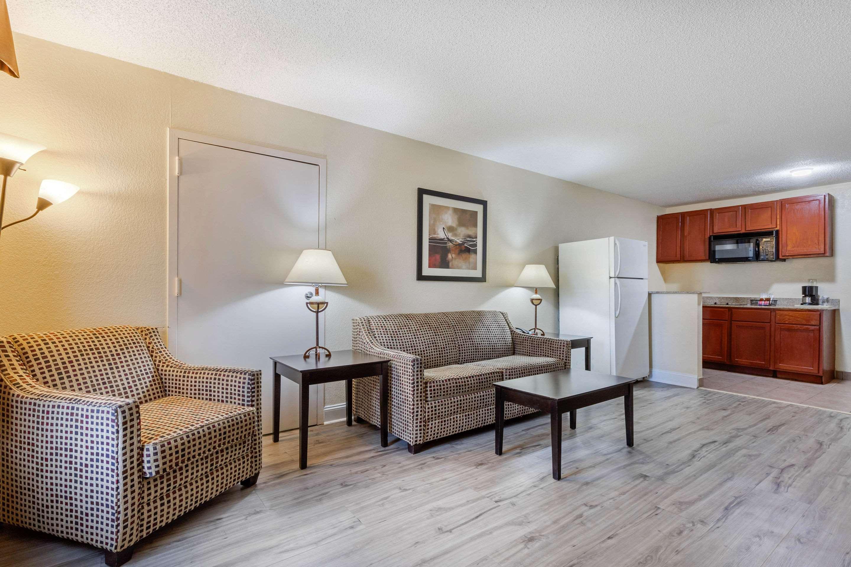 Quality Inn & Suites Лексінґтон Екстер'єр фото