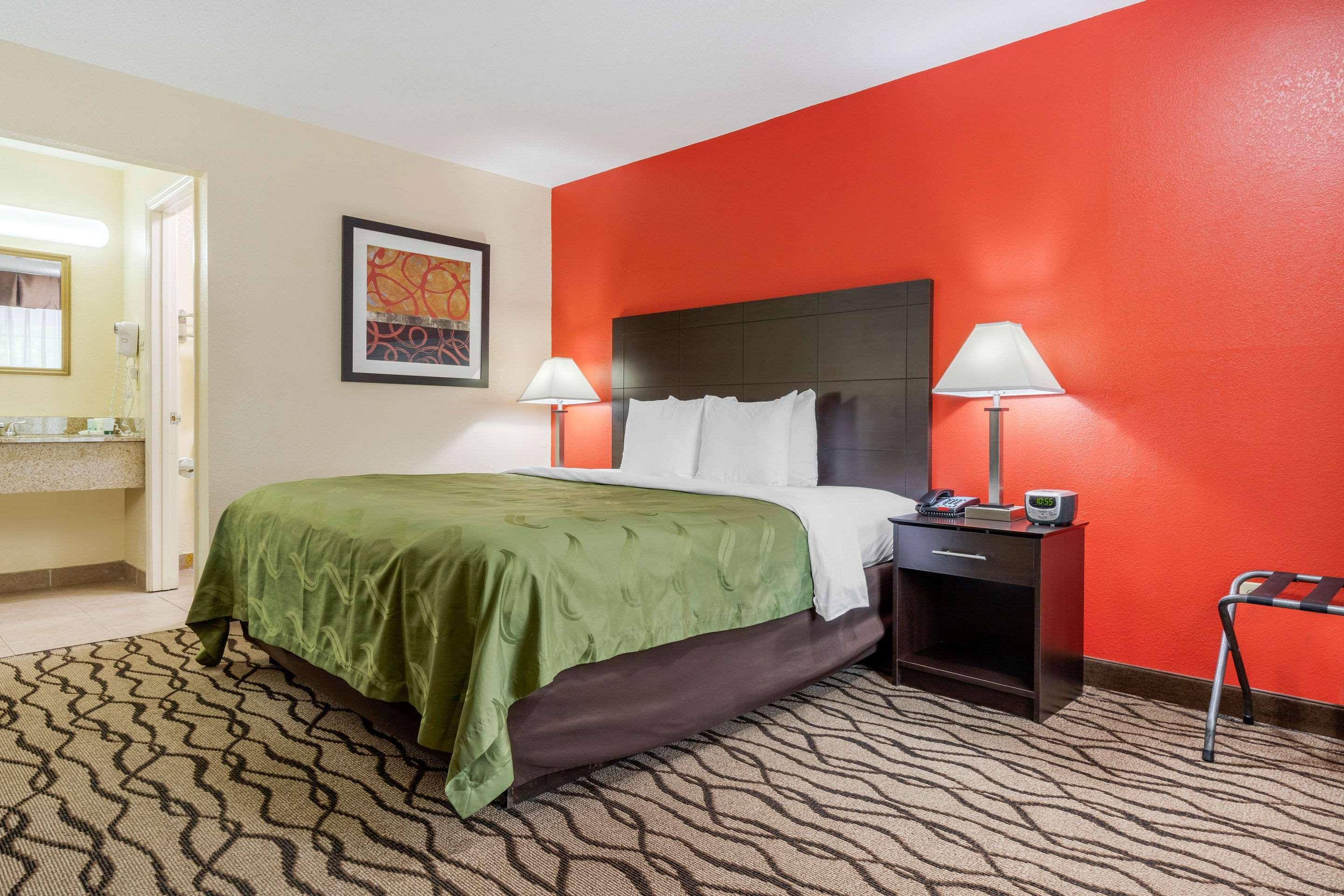 Quality Inn & Suites Лексінґтон Екстер'єр фото
