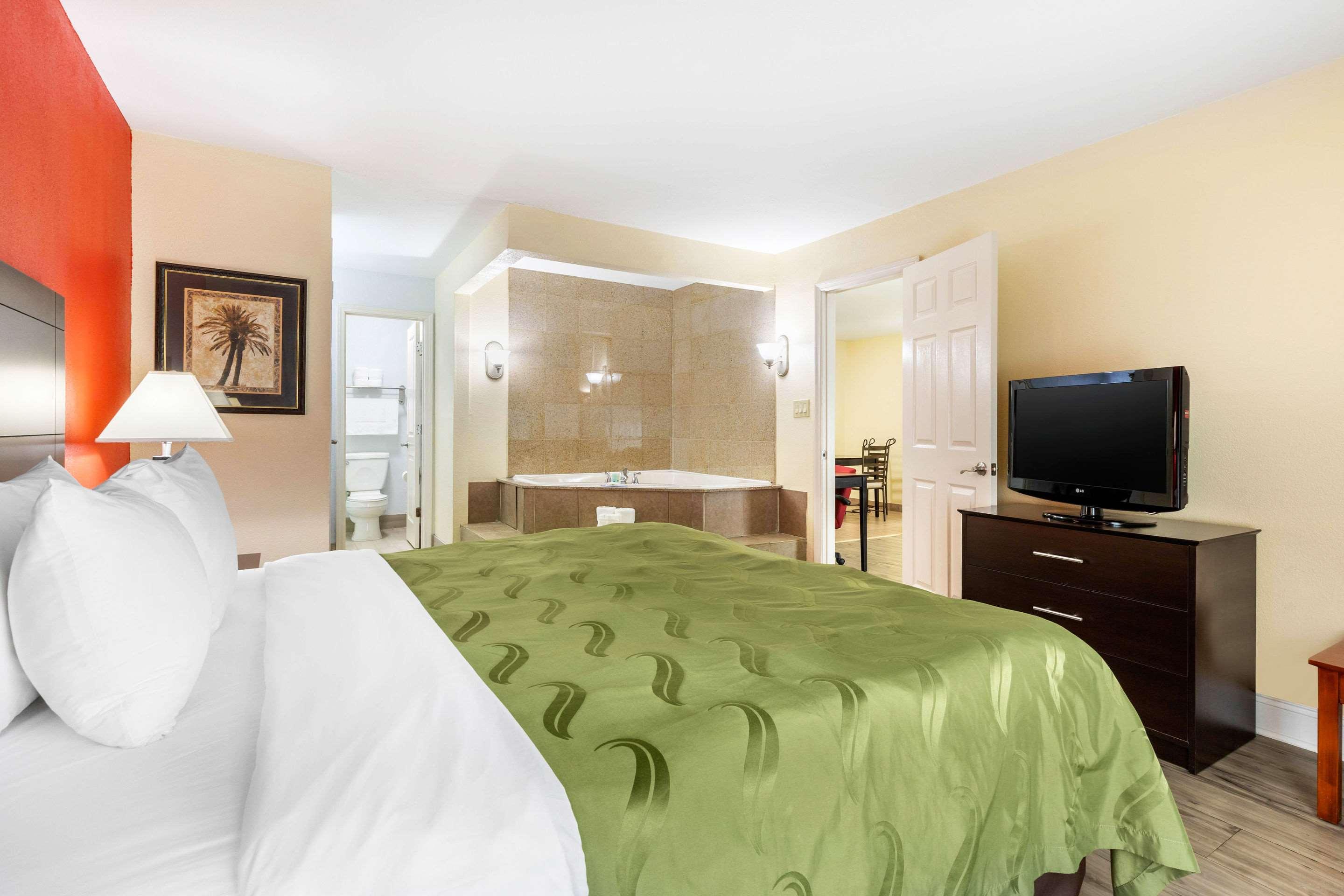 Quality Inn & Suites Лексінґтон Екстер'єр фото