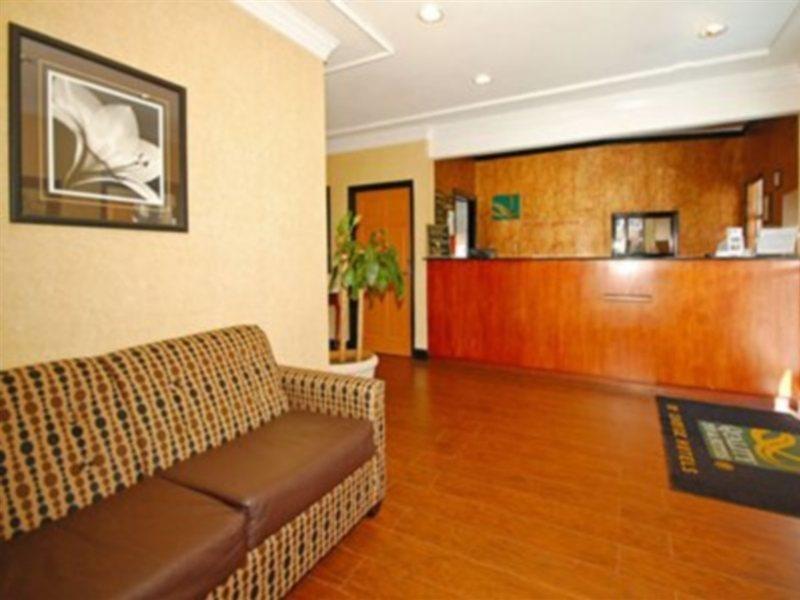 Quality Inn & Suites Лексінґтон Інтер'єр фото