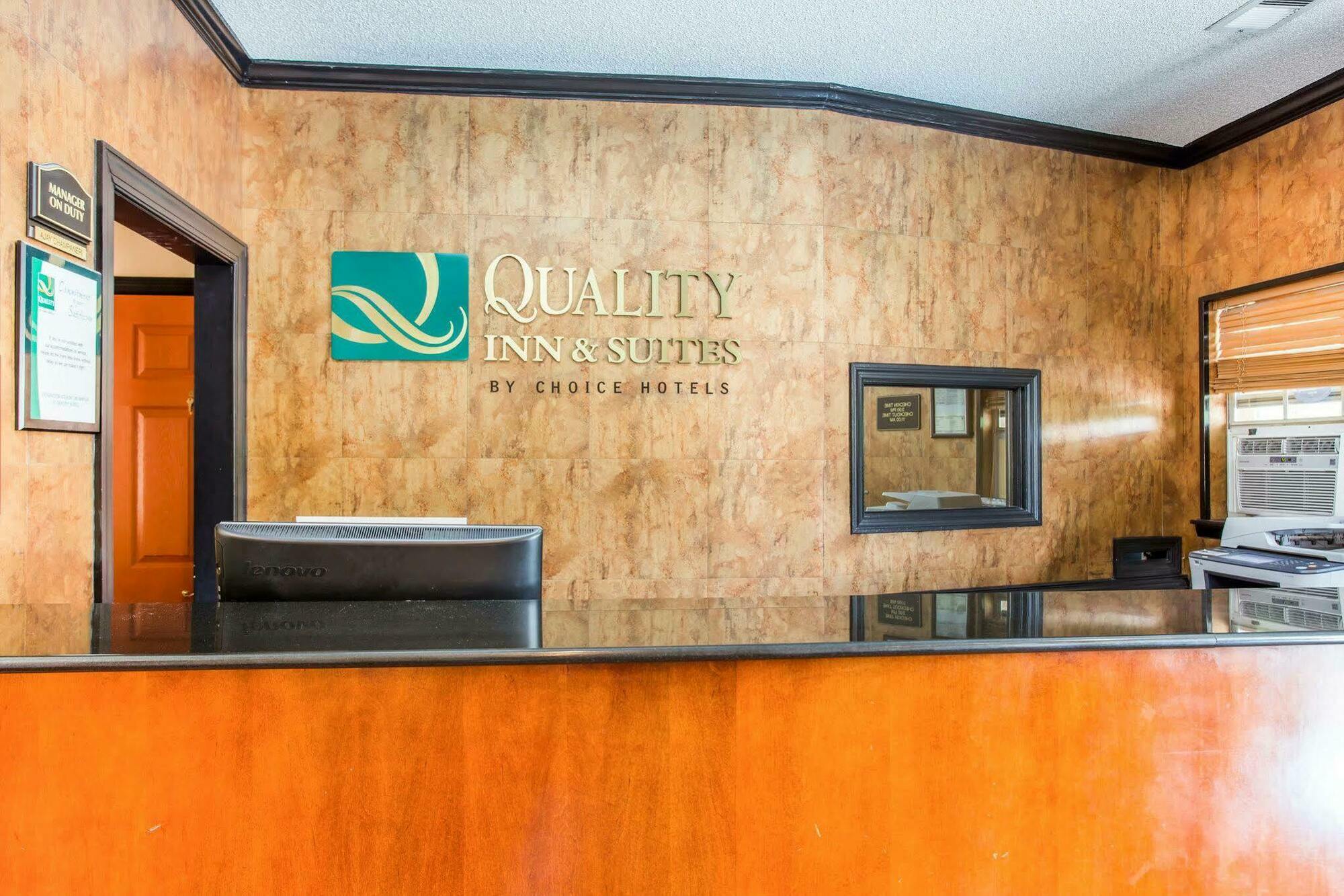 Quality Inn & Suites Лексінґтон Екстер'єр фото
