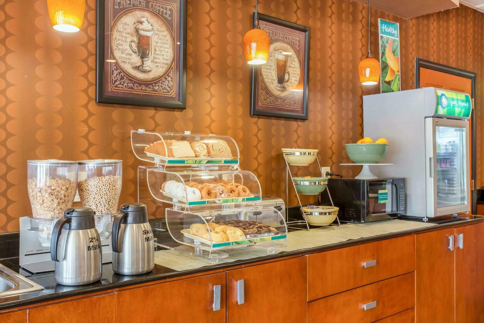 Quality Inn & Suites Лексінґтон Екстер'єр фото