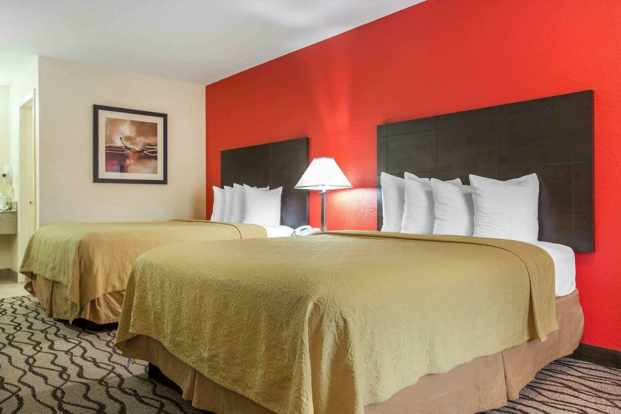 Quality Inn & Suites Лексінґтон Екстер'єр фото